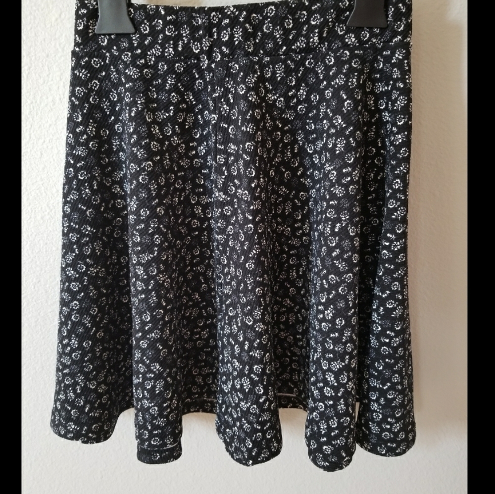 Black skirt with white flower design (Size: S)